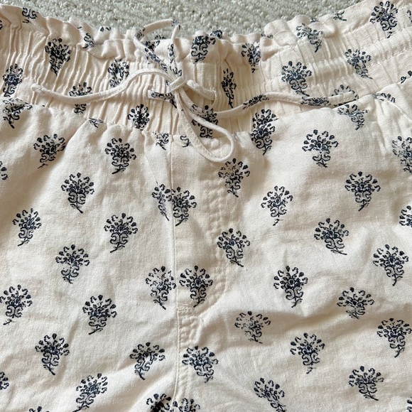 A New Day Cream and Black Shorts - Picture 3 of 7